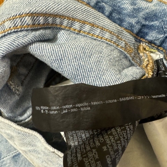 Zara "The Truth Slim" Size 4 Light Wash Distressed Slim Fit High-Rise Jeans - Picture 5 of 5